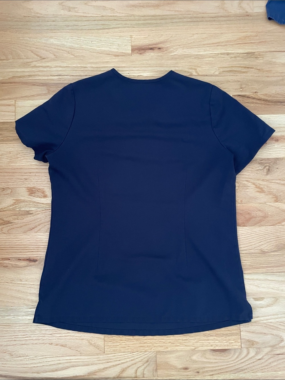 Figs Women's V-Neck Scrub Top - Navy - Picture 4 of 4